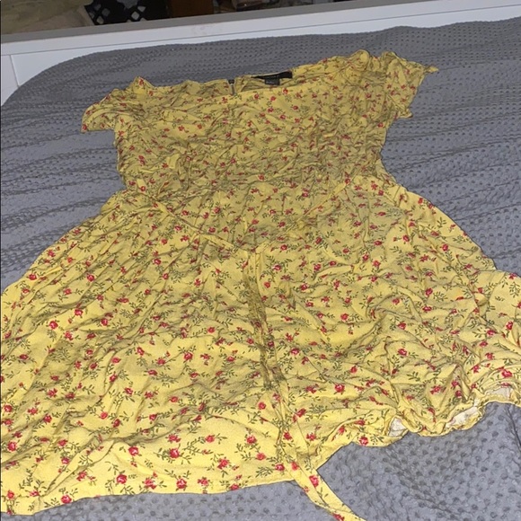 Dress - Picture 4 of 4